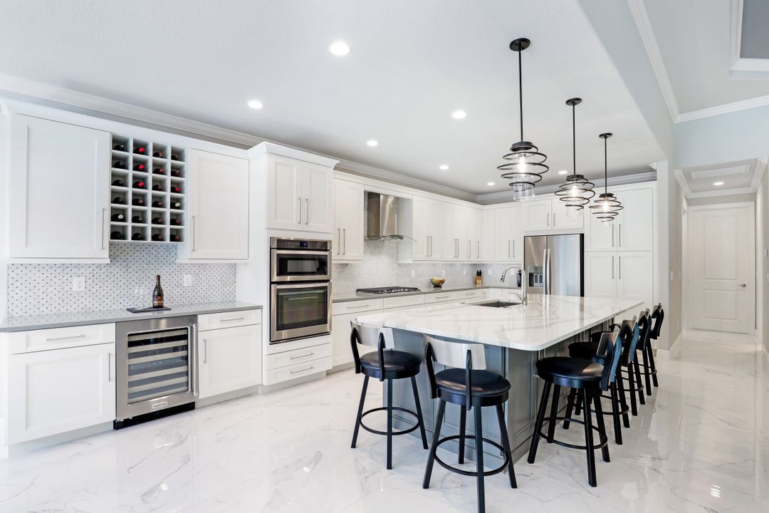 10086 Palazzo Dr, Naples, FL 34119