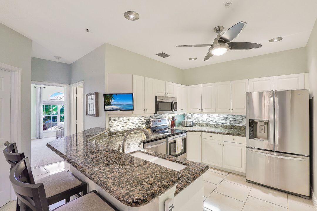 2120 Cay Lagoon Dr #223, Naples, FL 34109