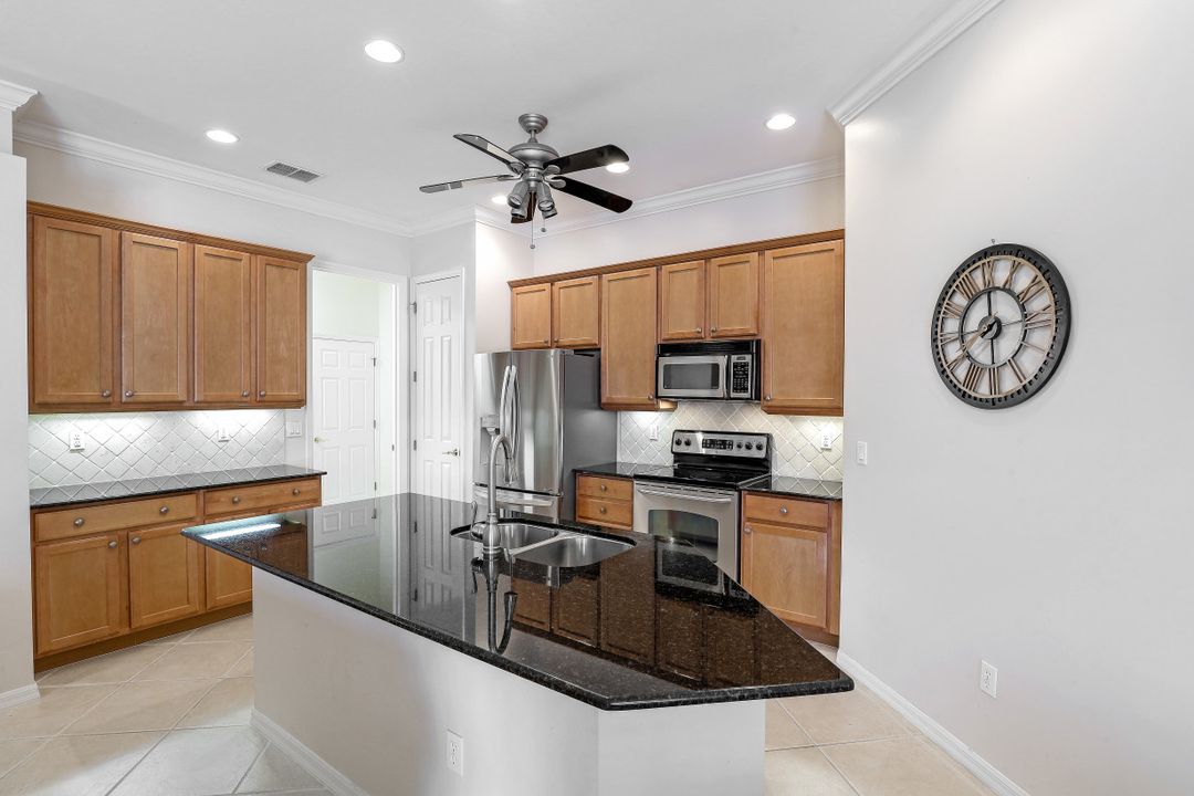 5014 Old Pond Dr, Naples, FL 34104