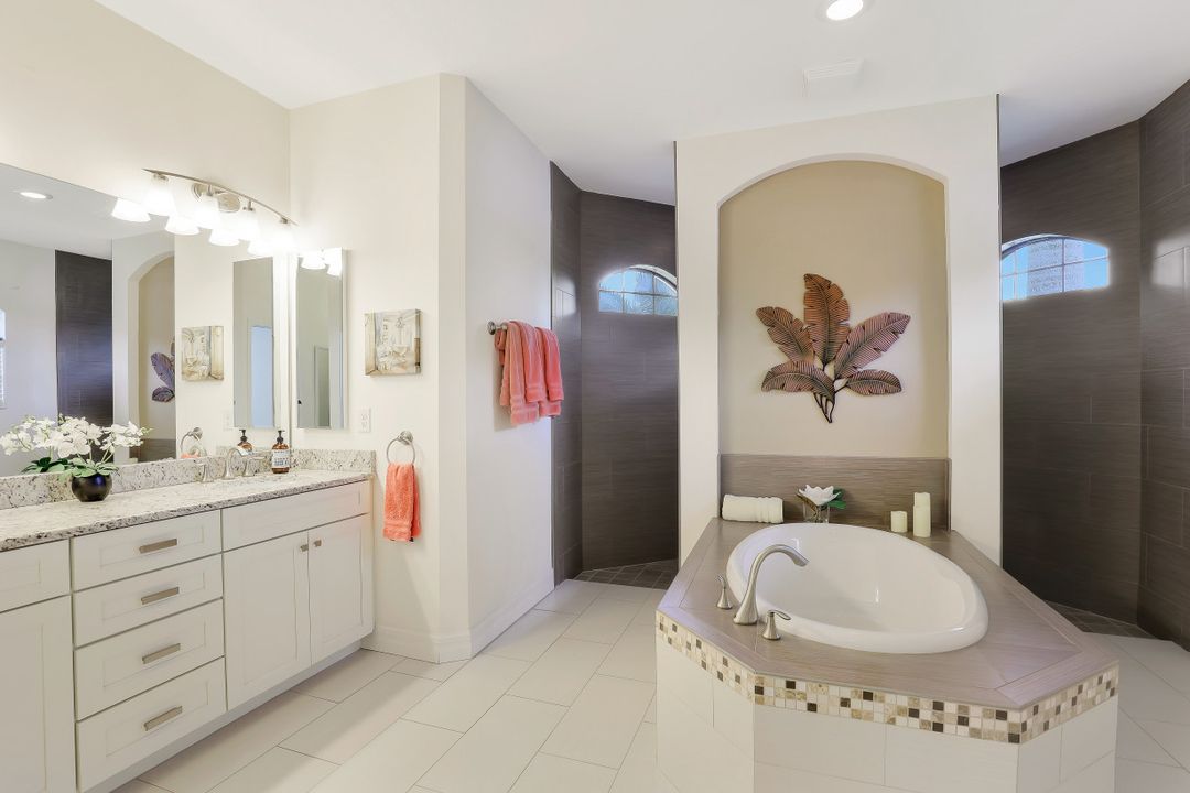 4330 SW 19th Pl, Cape Coral, FL 33914