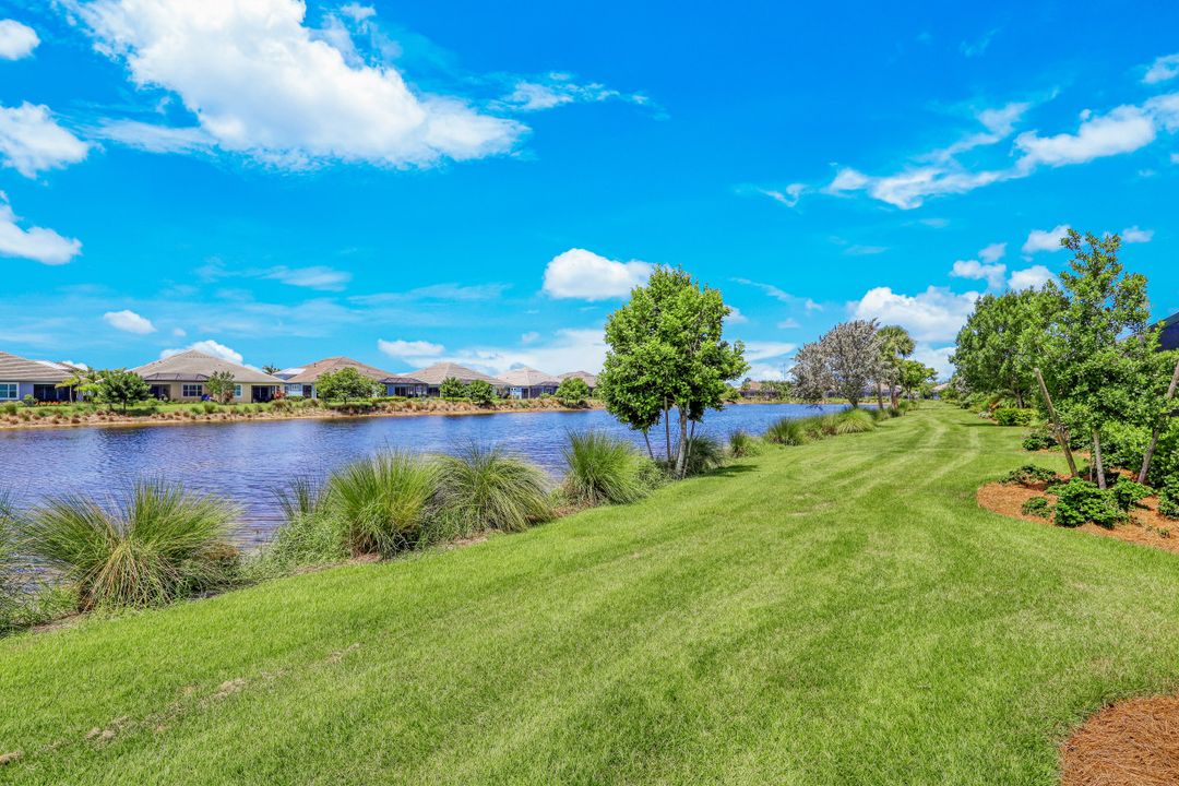 5662 Elbow Ave, Naples, FL 34112