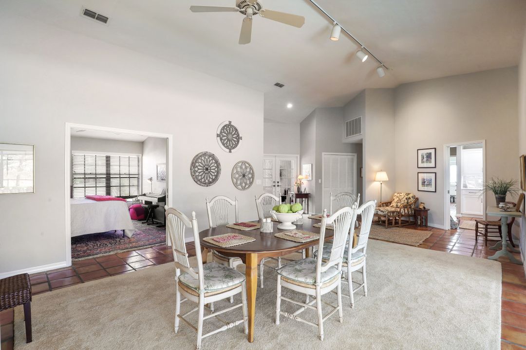 381 Henley Dr, Naples, FL 34104