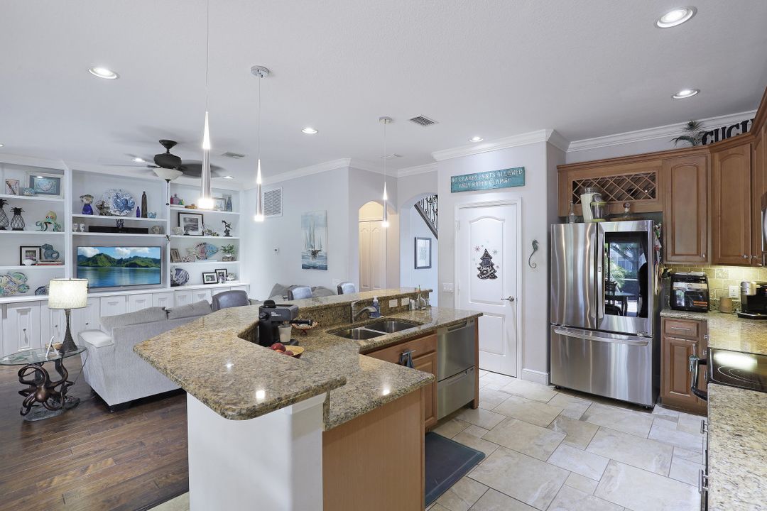 2545 Blackburn Cir, Cape Coral, FL 33991