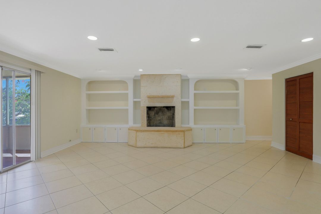 9820 Montana Ct, Bonita Springs, FL 34135