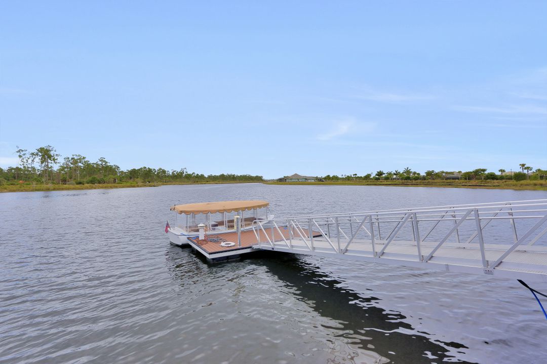 6462 Warwick Ave, Naples, FL 34113