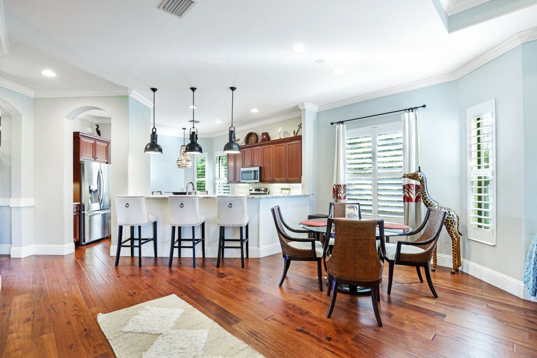 7599 Moorgate Point Way, Naples, FL 34113