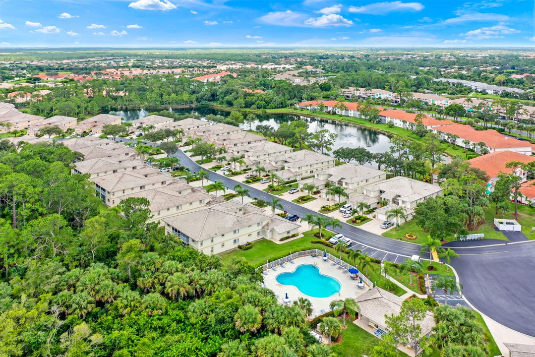 680 Luisa Ln #4, Naples, FL 34104