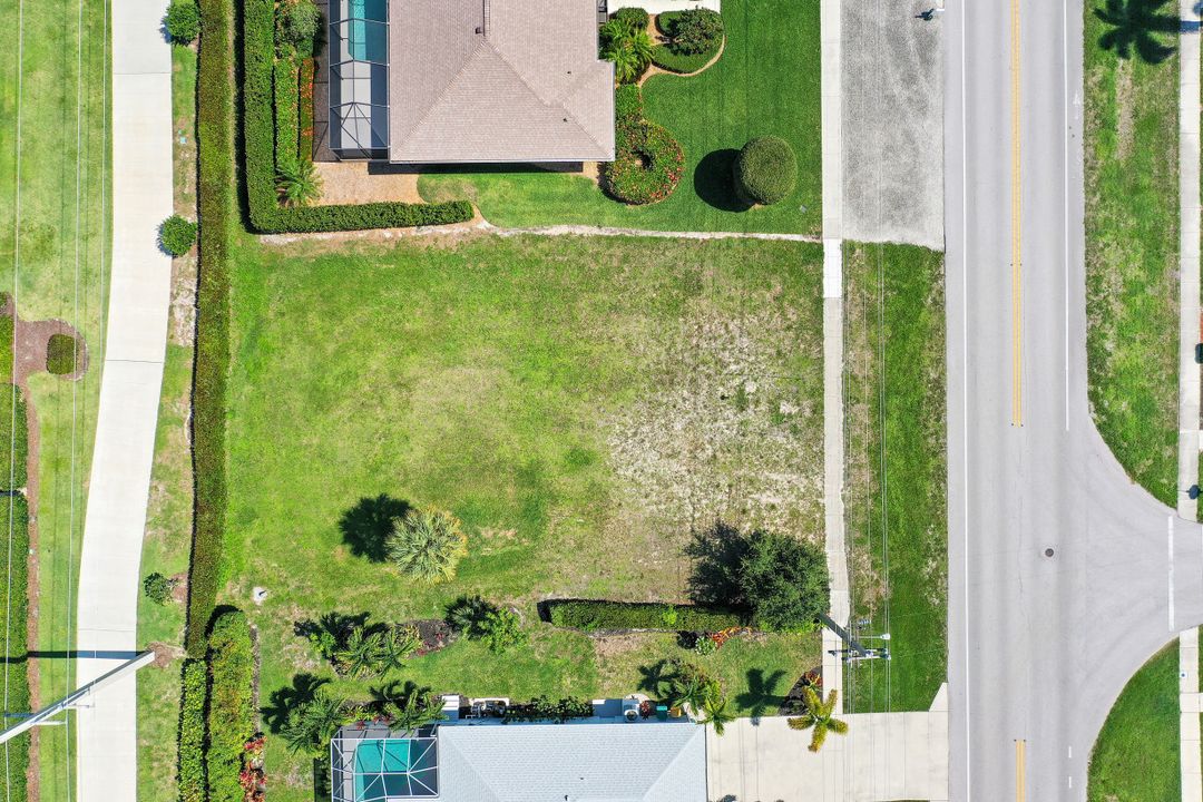 307 S Heathwood Dr, Marco Island, FL 34145