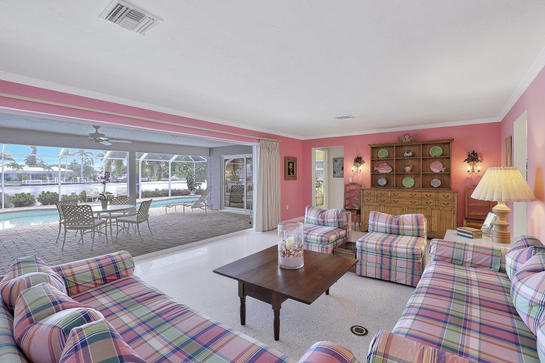 427 Nassau Ct, Marco Island, FL 34145