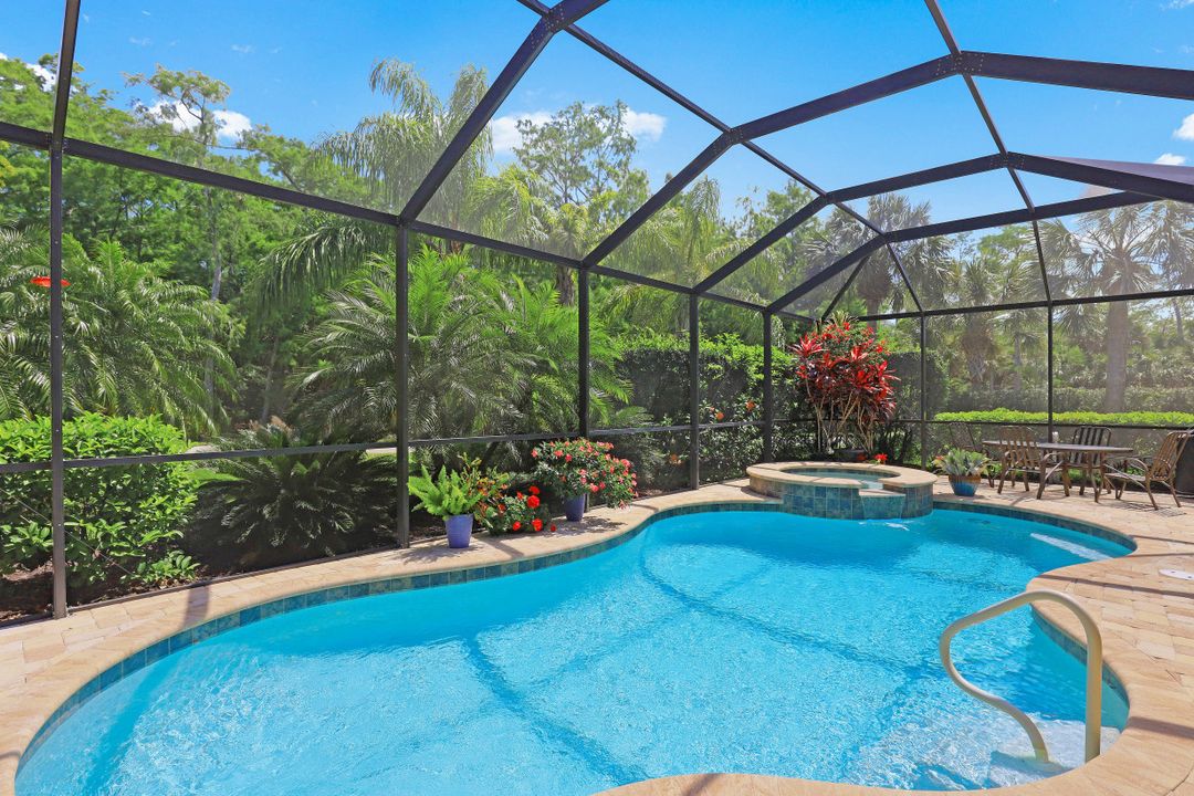 8962 Quarry Dr, Naples, FL 34120