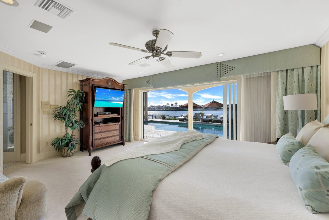 856 Inlet Dr, Marco Island, FL 34145