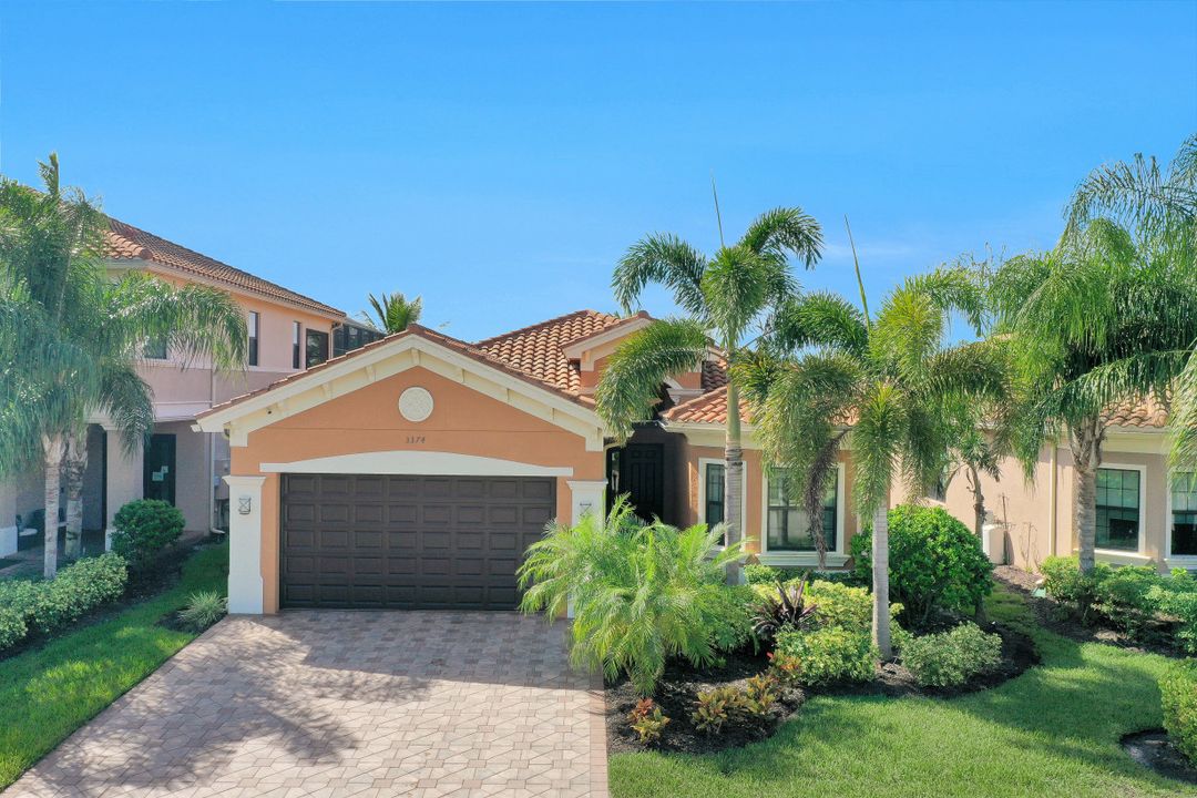 3374 Pacific Dr, Naples, FL 34119