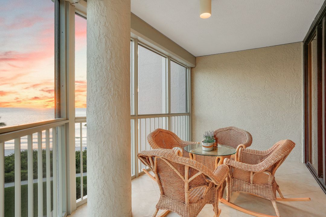 4951 Gulf Shore Blvd N #301, Naples, FL 34103