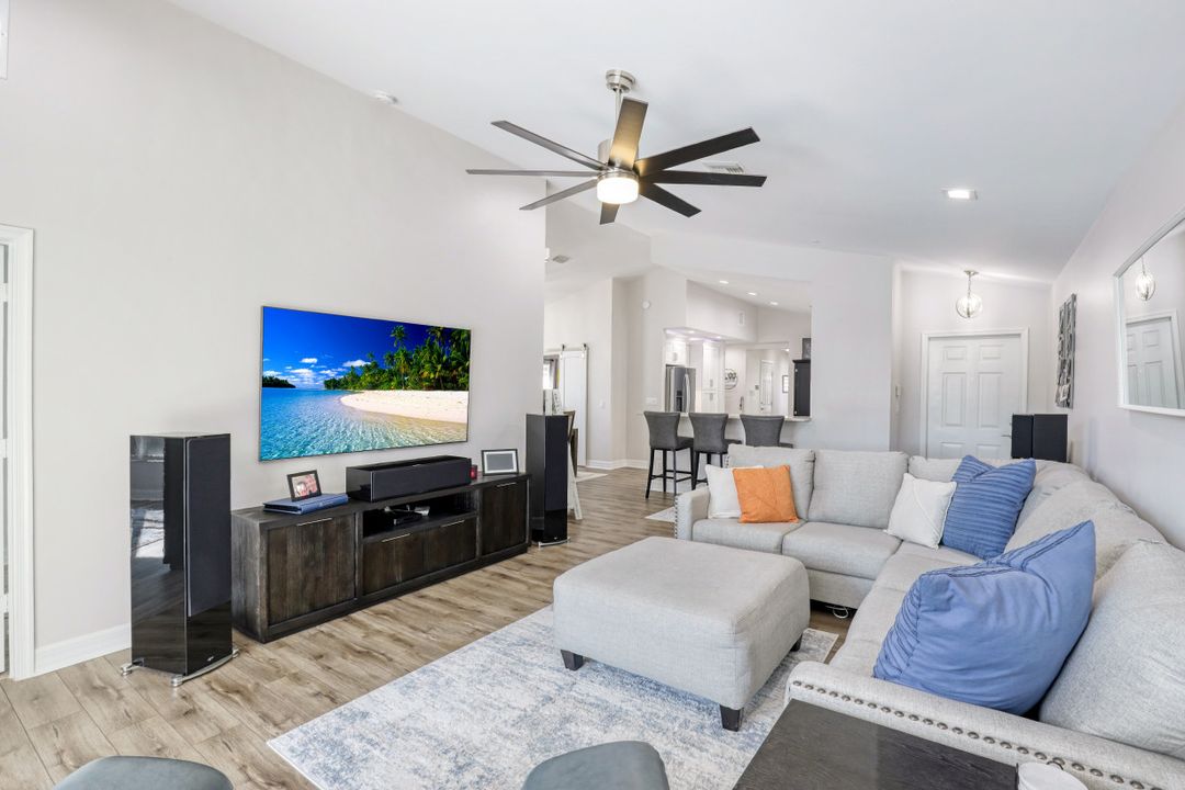 1671 Triangle Palm Terrace, Naples, FL 34119