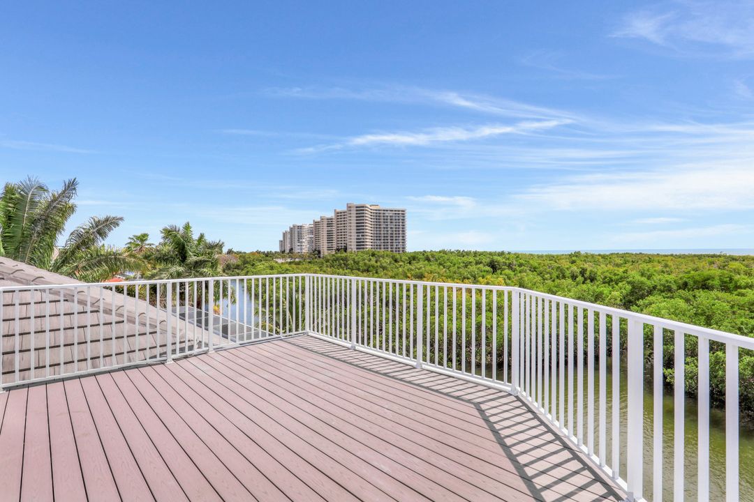 450 Spinnaker Dr, Marco Island, FL 34145