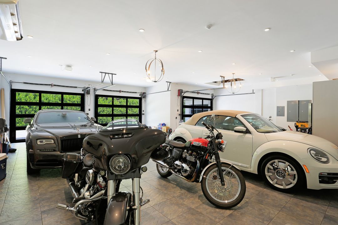 705 Myrtle Rd, Naples, FL 34108