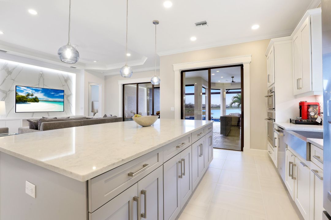 9400 Montelanico Loop, Naples, FL 34119