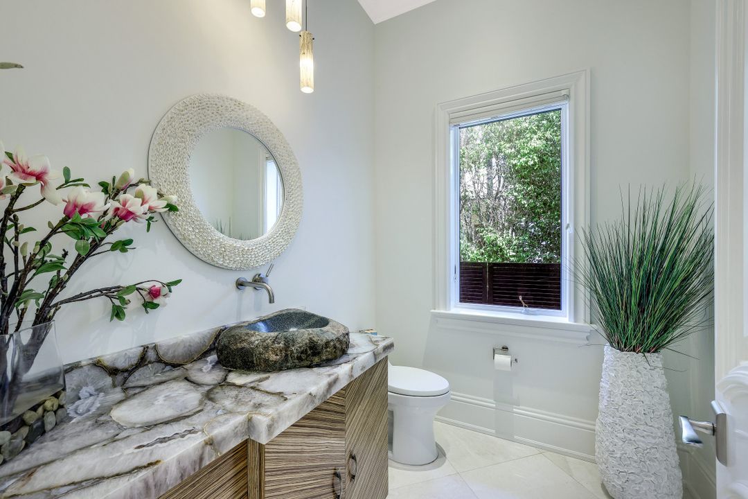 970 Aqua Cir, Naples, FL 34102