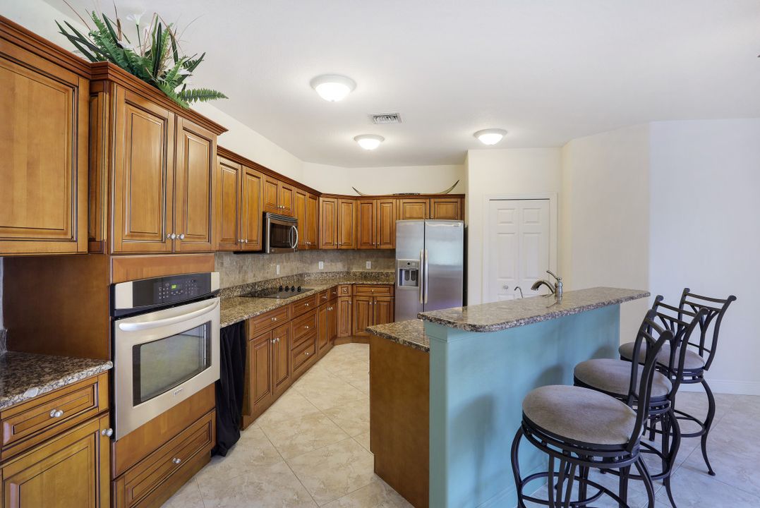 1491 20th Ave NE, Naples, FL 34120