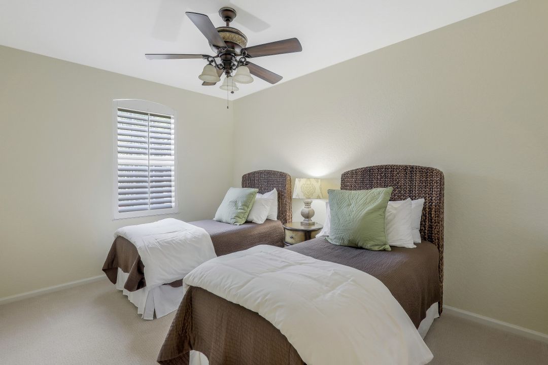 23181 Oakglen Ln, Bonita Springs, FL 34135