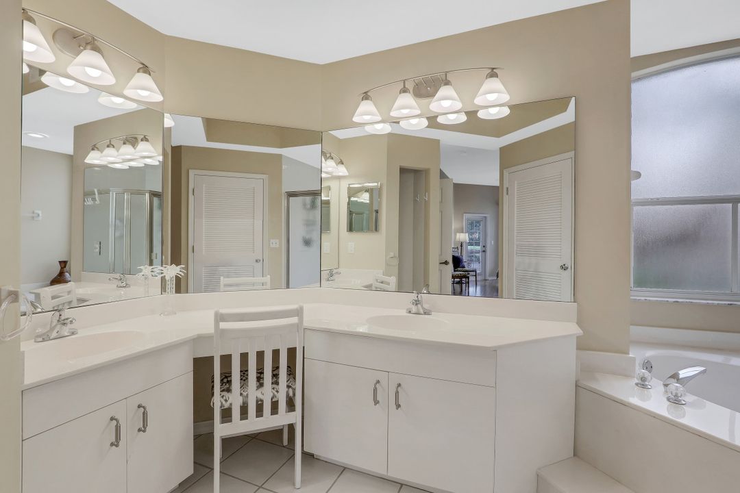 9111 Las Maderas Dr, Bonita Springs, FL 34135