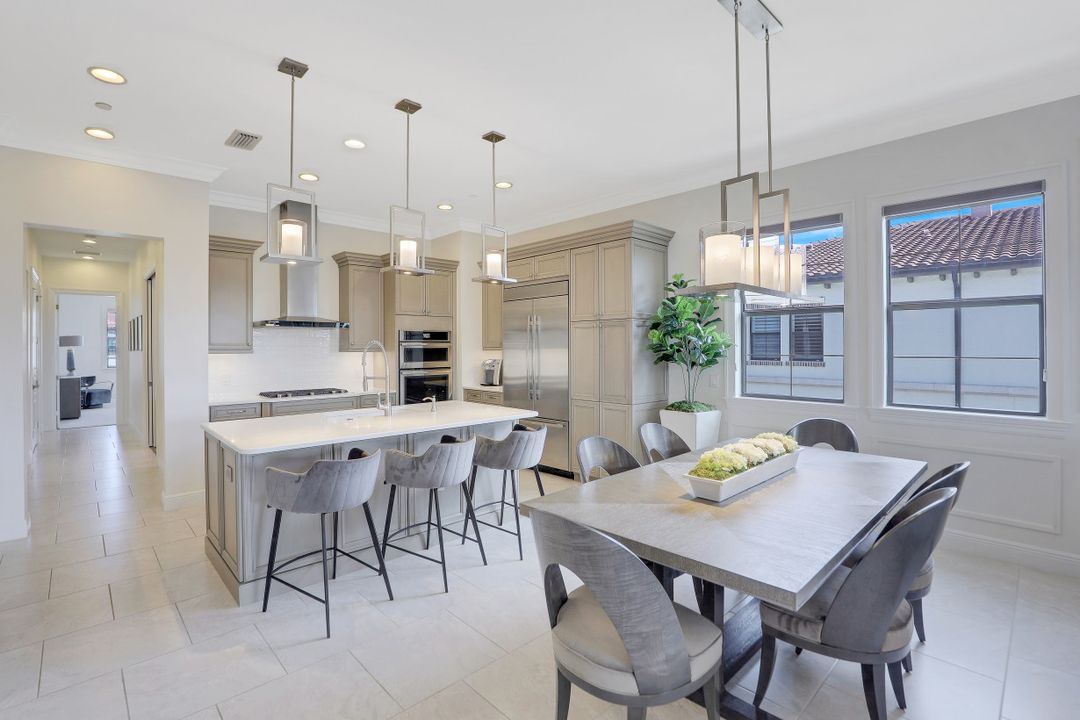 16386 Viansa Way #301, Naples, FL 34110