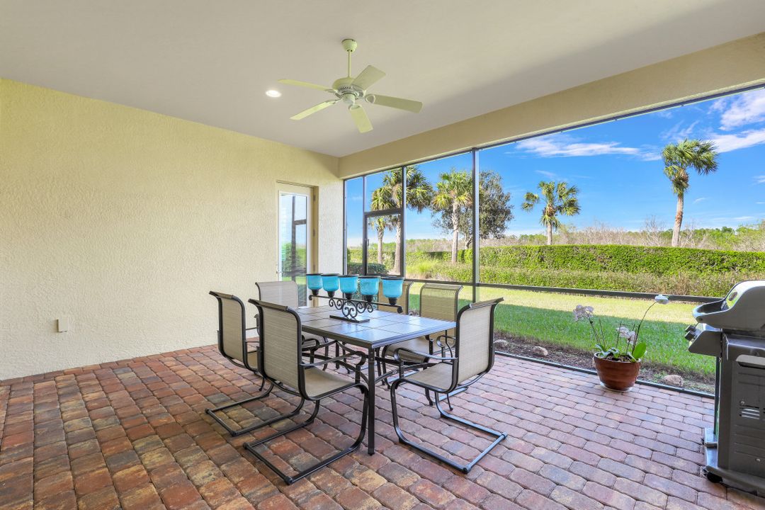 9319 Fieldstone Ln, Naples, FL 34120