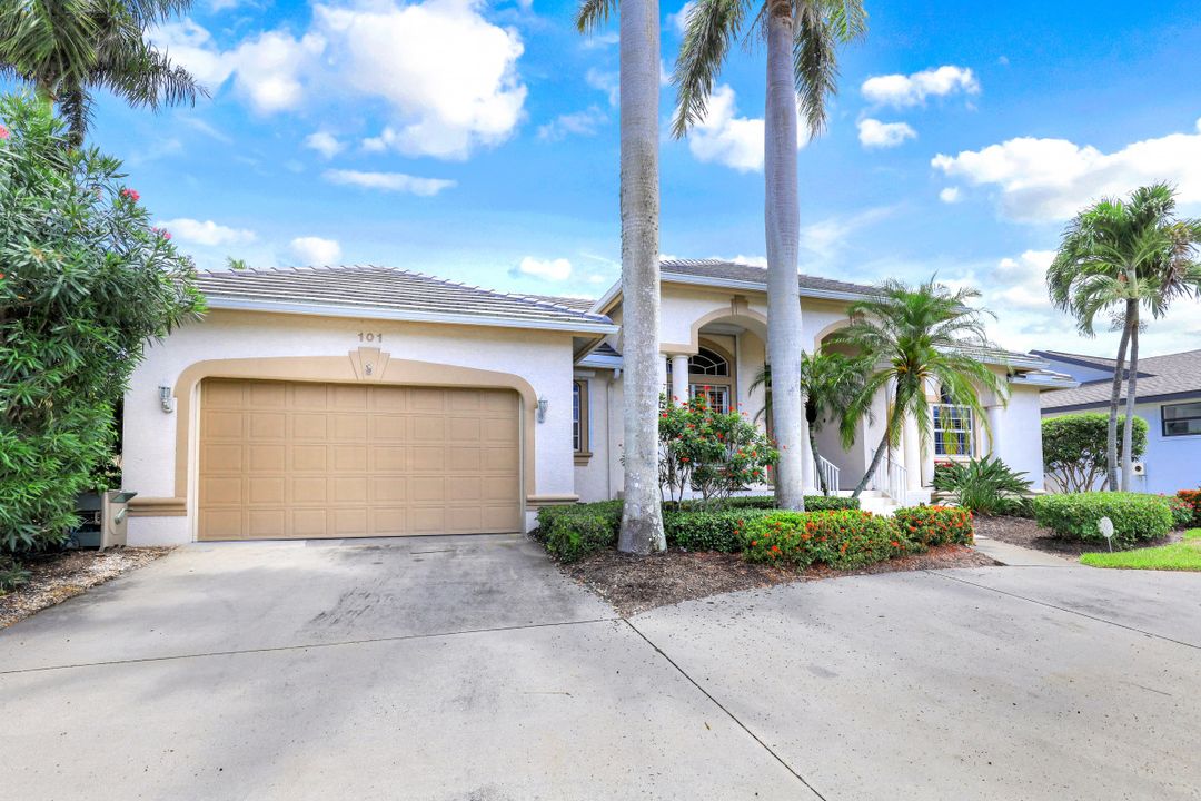 101 Landmark St, Marco Island, FL 34145