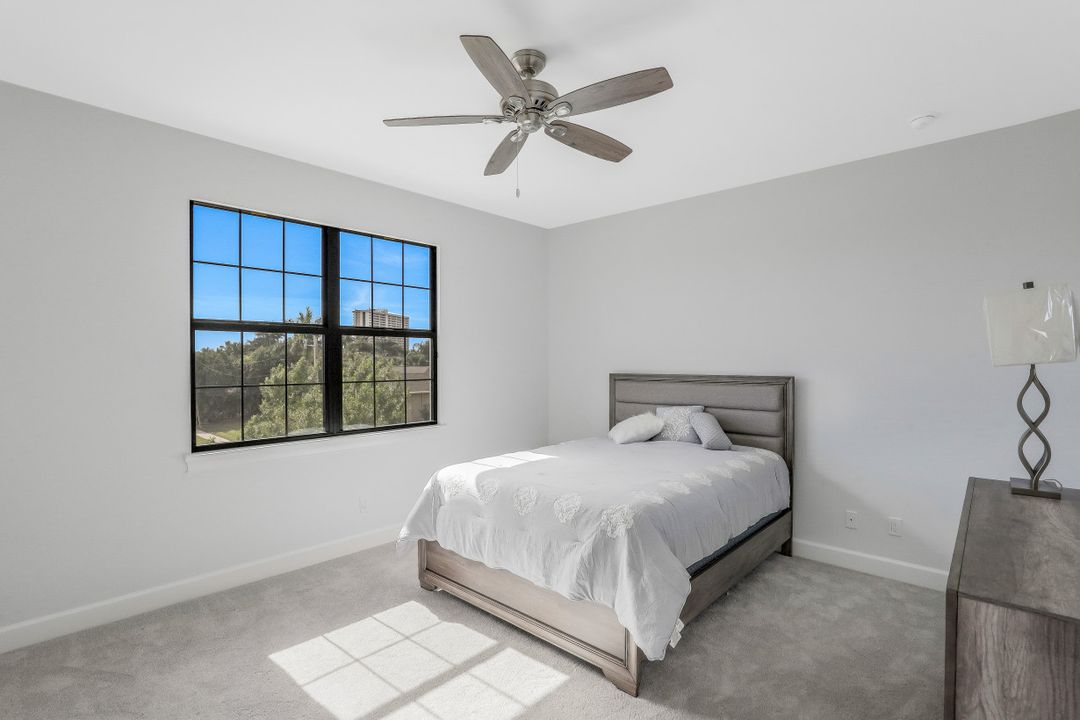 782 Saturn Ct, Marco Island, FL 34145