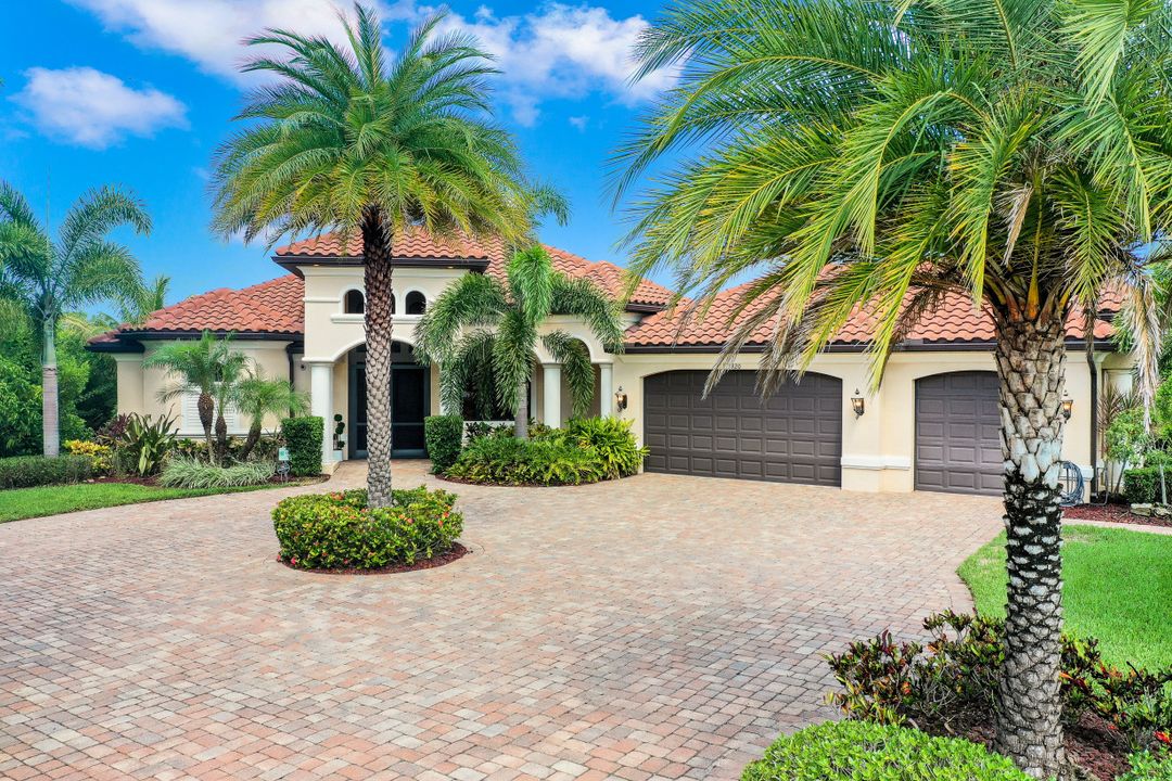 3920 Surfside Blvd, Cape Coral, FL 33914