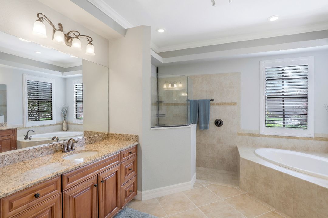 10153 Biscayne Bay Ln, Naples, FL 34120