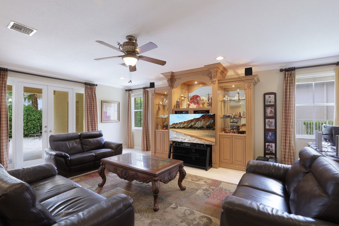 1886 Hidden Trail Ln, Weston, FL 33327