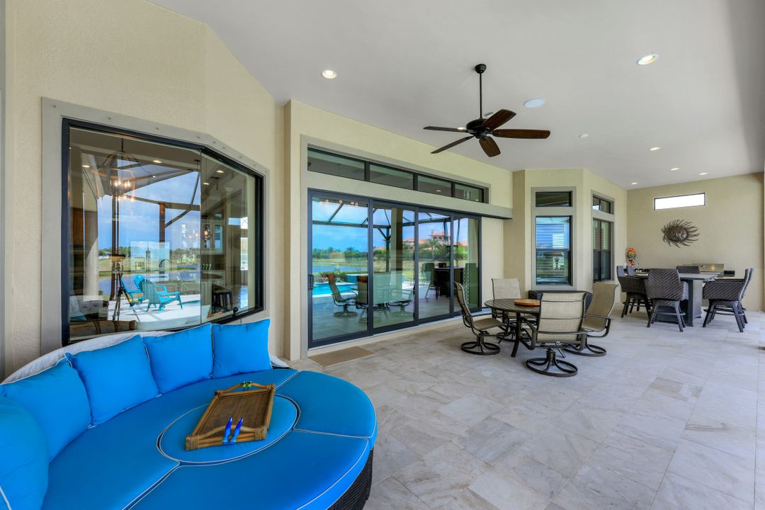 9004 Sorreno Ct, Naples, FL 34119