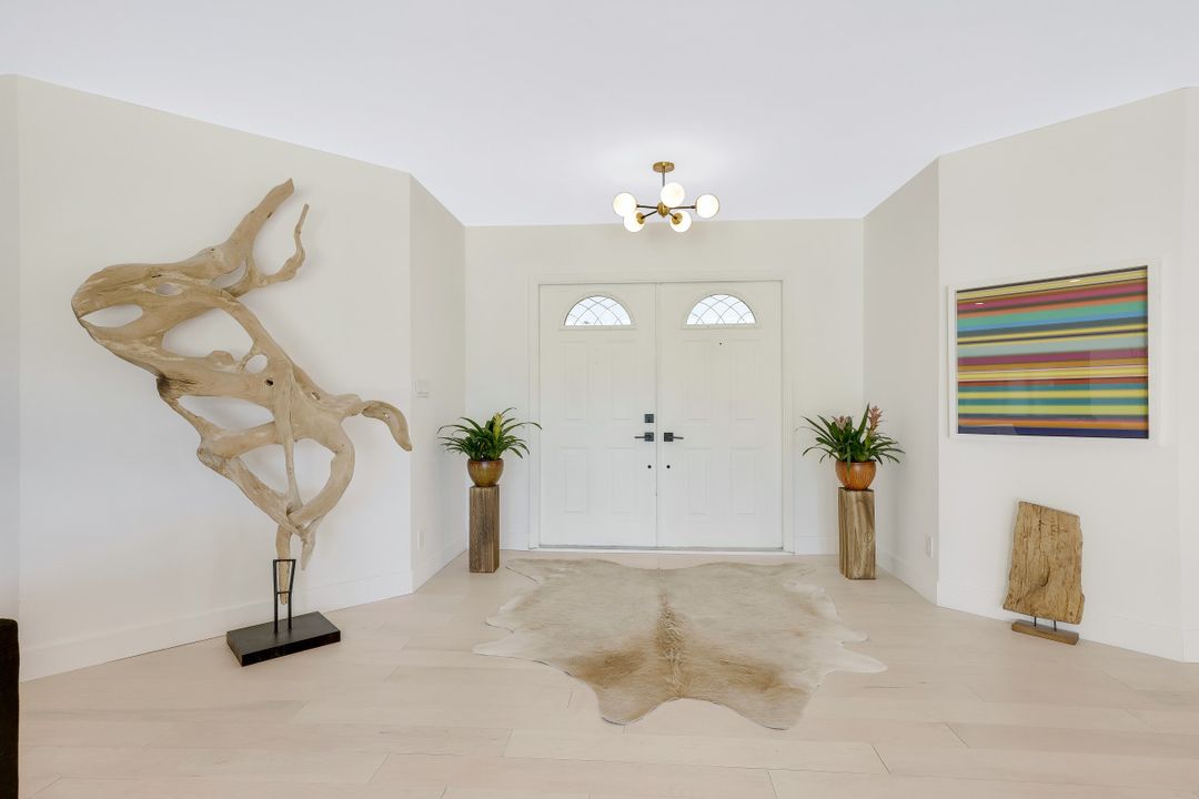 70 Thorncrest Ln, Naples, FL 34113