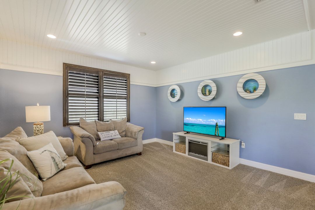 3407 Pacific Dr, Naples, FL 34119