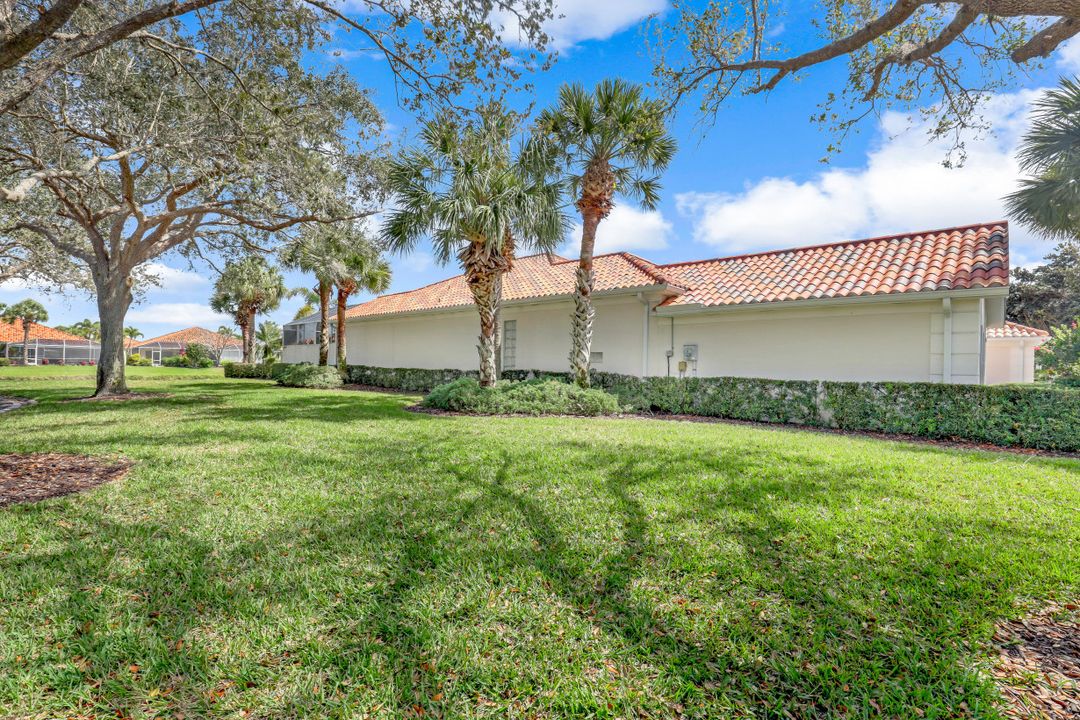 4000 Isla Ciudad Ct, Naples, FL 34109