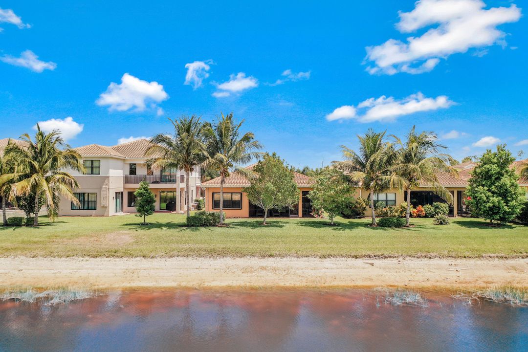 2797 Cinnamon Bay Cir, Naples, FL 34119