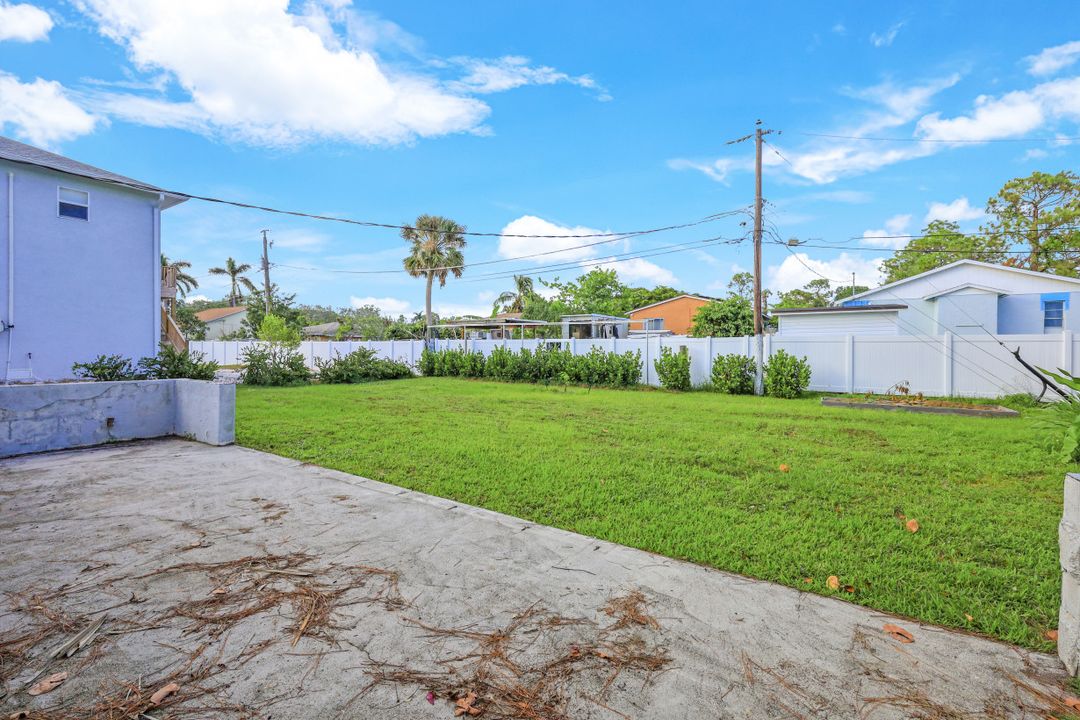 3575 Thomasson Dr, Naples, FL 34112