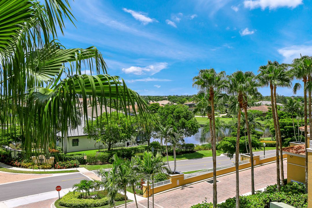 6081 Silver King Blvd #201, Cape Coral, FL 33914