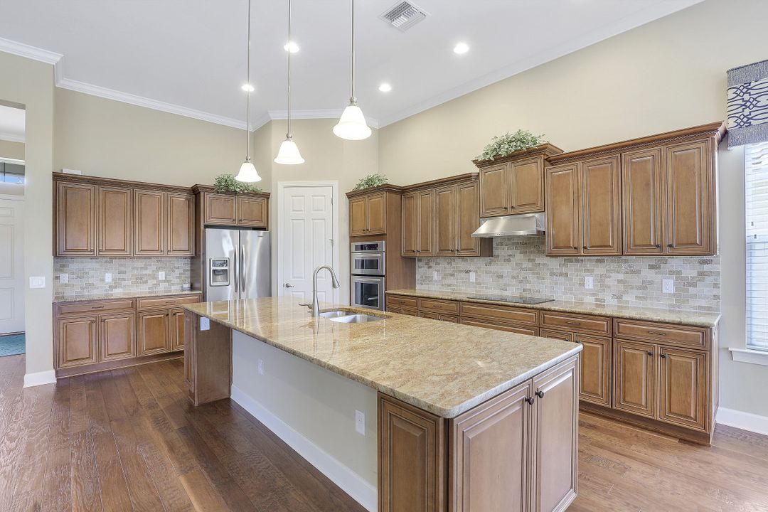 9172 Flint Ct, Naples, FL 34120