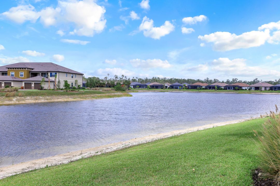 9650 Montelanico Loop #102, Naples, FL 34119