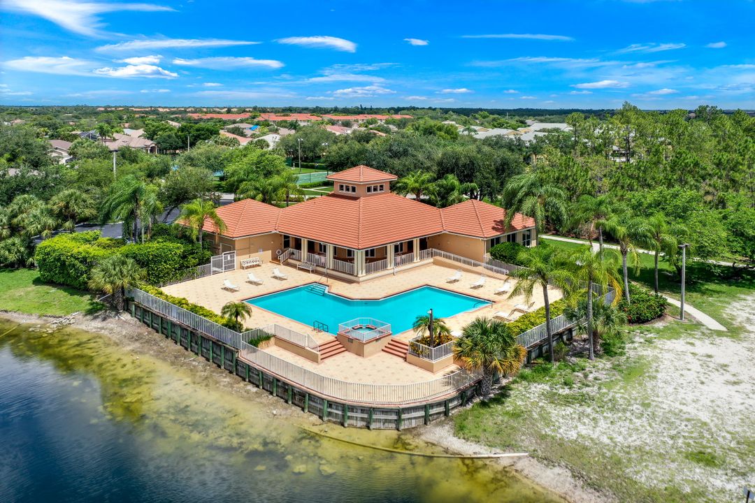 8546 Silk Oak Ln, Naples, FL 34119