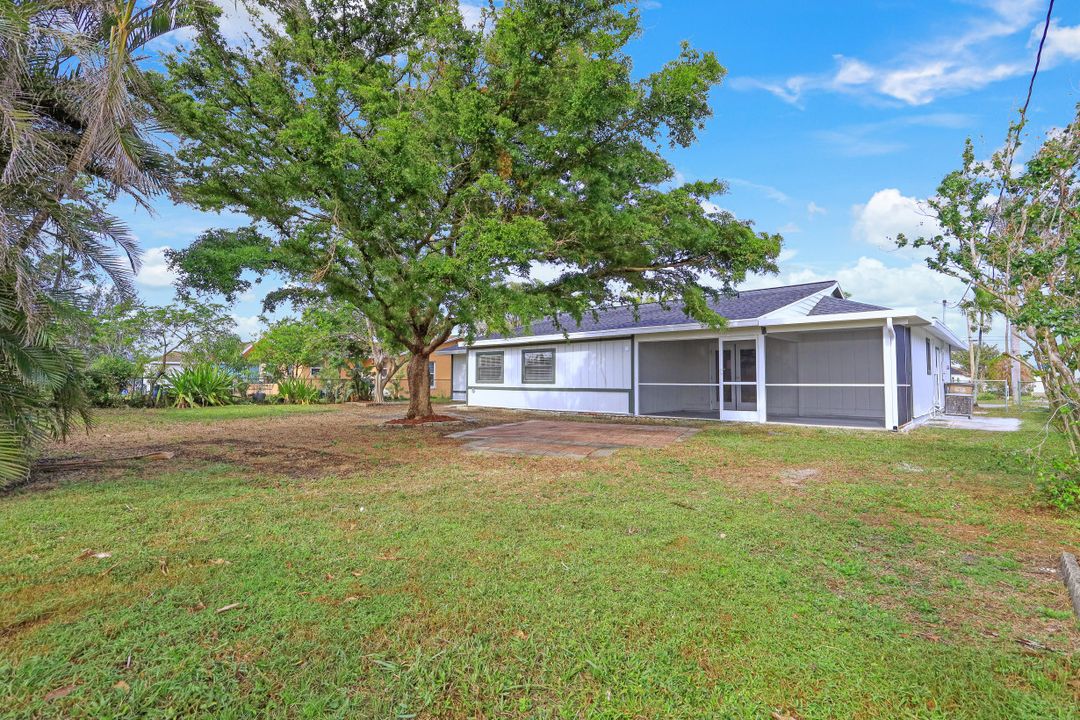 412 Gleason Pkwy, Cape Coral, FL 33914