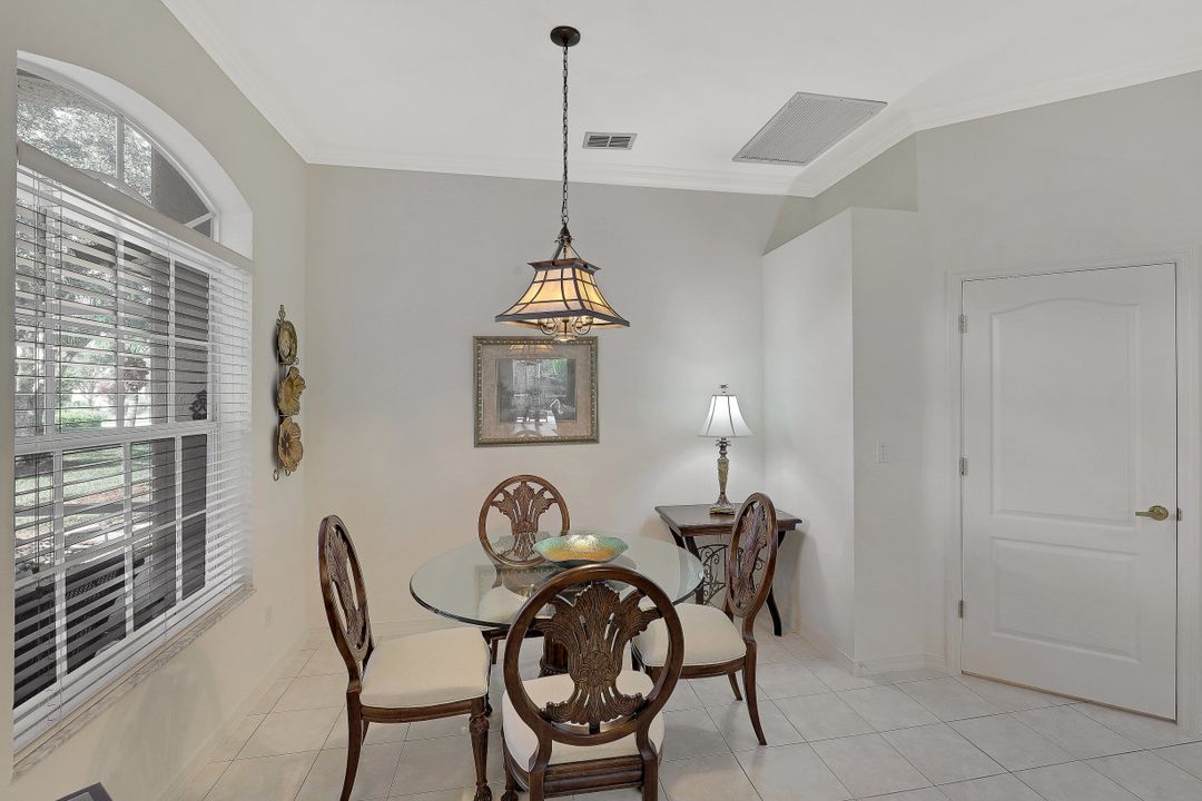 8006 Kilkenny Ct, Naples, FL 34112