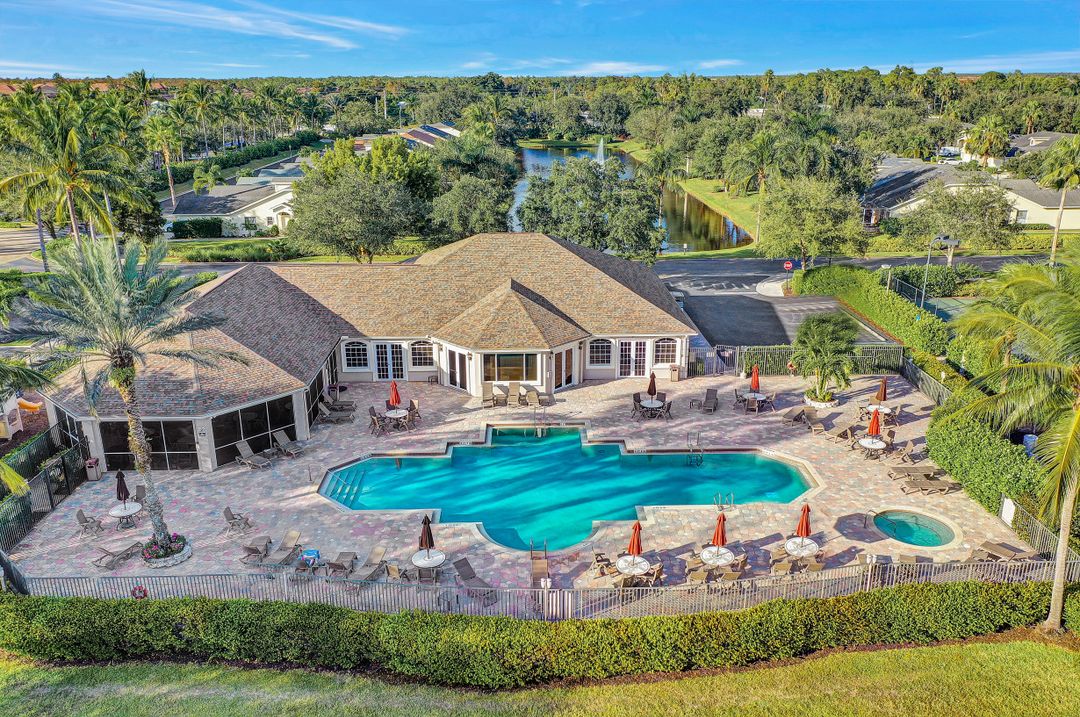 8054 Tauren Ct, Naples, FL 34119