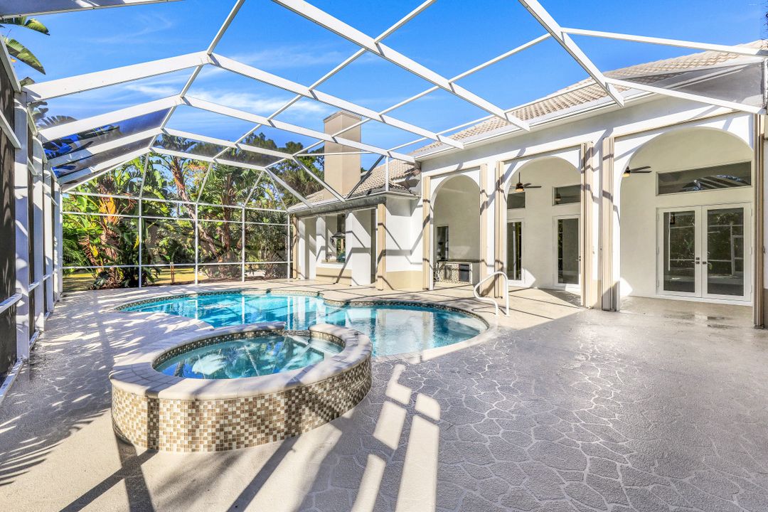 4040 1st Ave SW, Naples, FL 34119