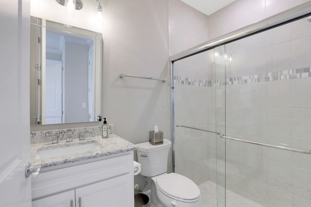 9483 Greyhawk Trl, Naples, FL 34120