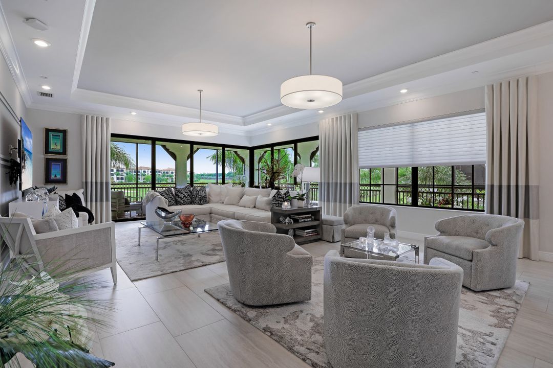 16379 Viansa Way #102, Naples, FL 34110