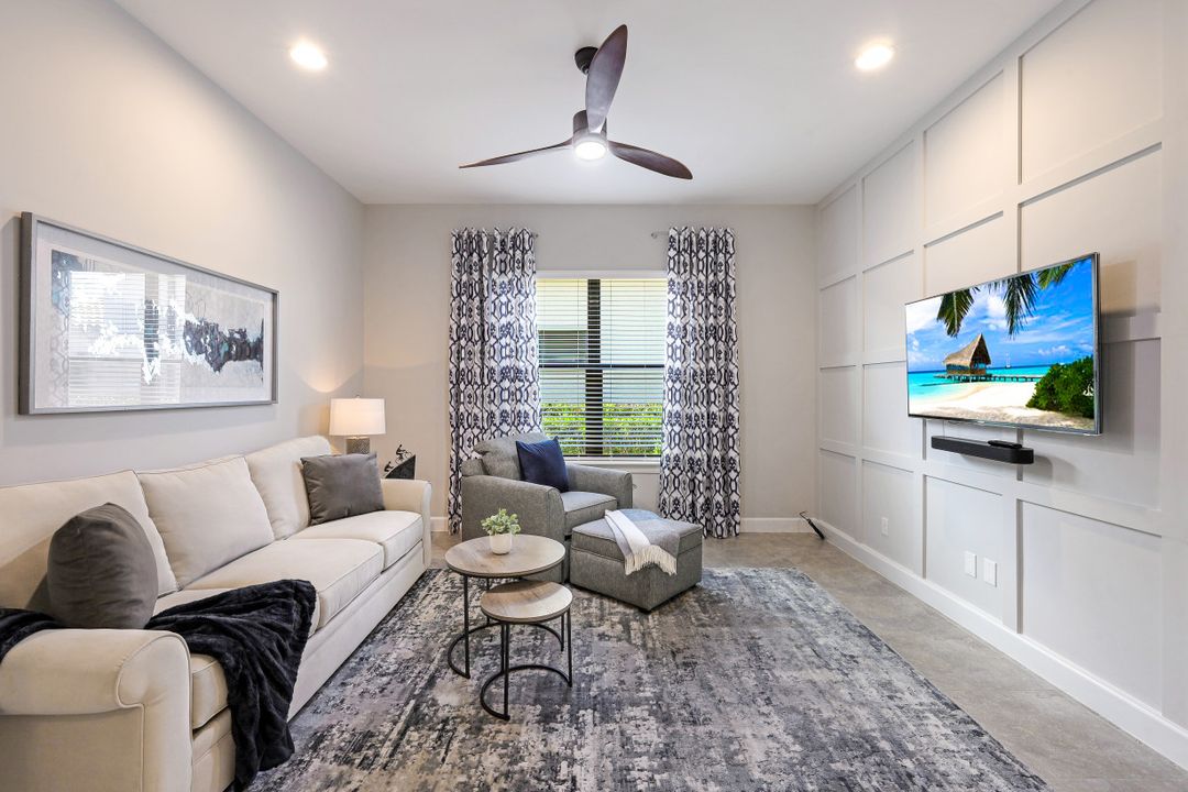 9243 Rialto Ln, Naples, FL 34119