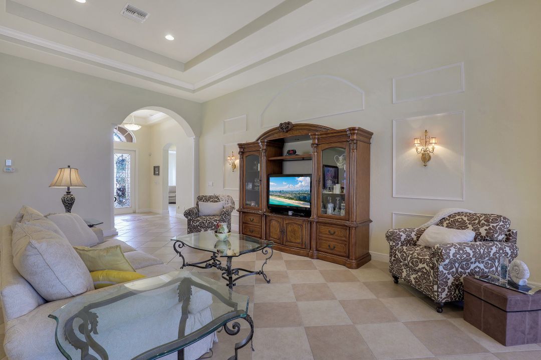 19440 Caladesi Dr, Fort Myers, FL 33967